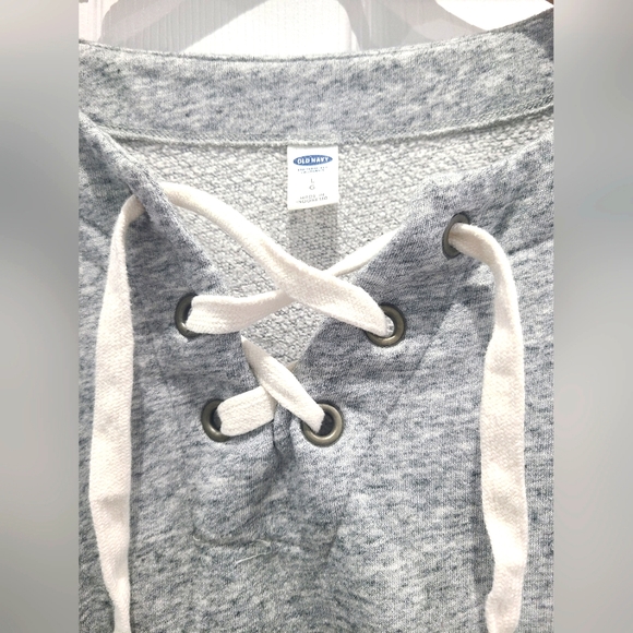 Old Navy Tie front Sweater. SIZE Large - Picture 2 of 4